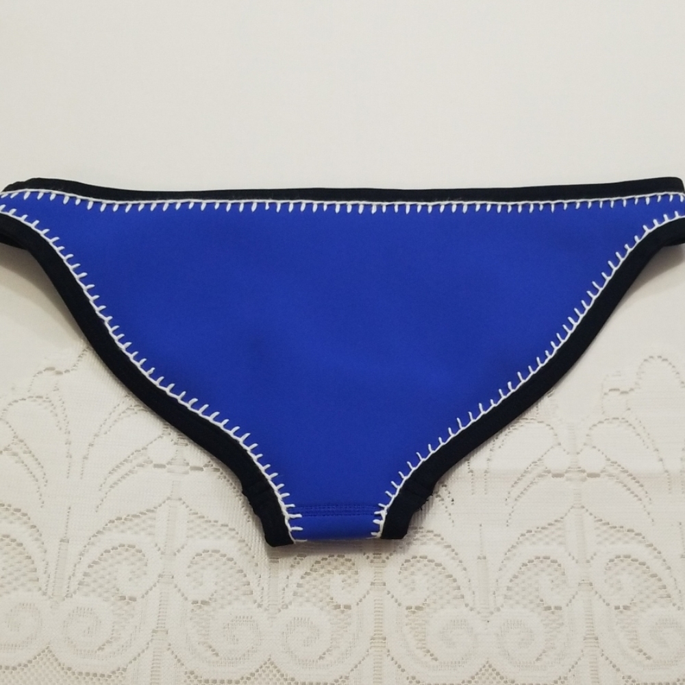 39B Triangl blue/white crochet bottoms, various - Picture 3 of 5